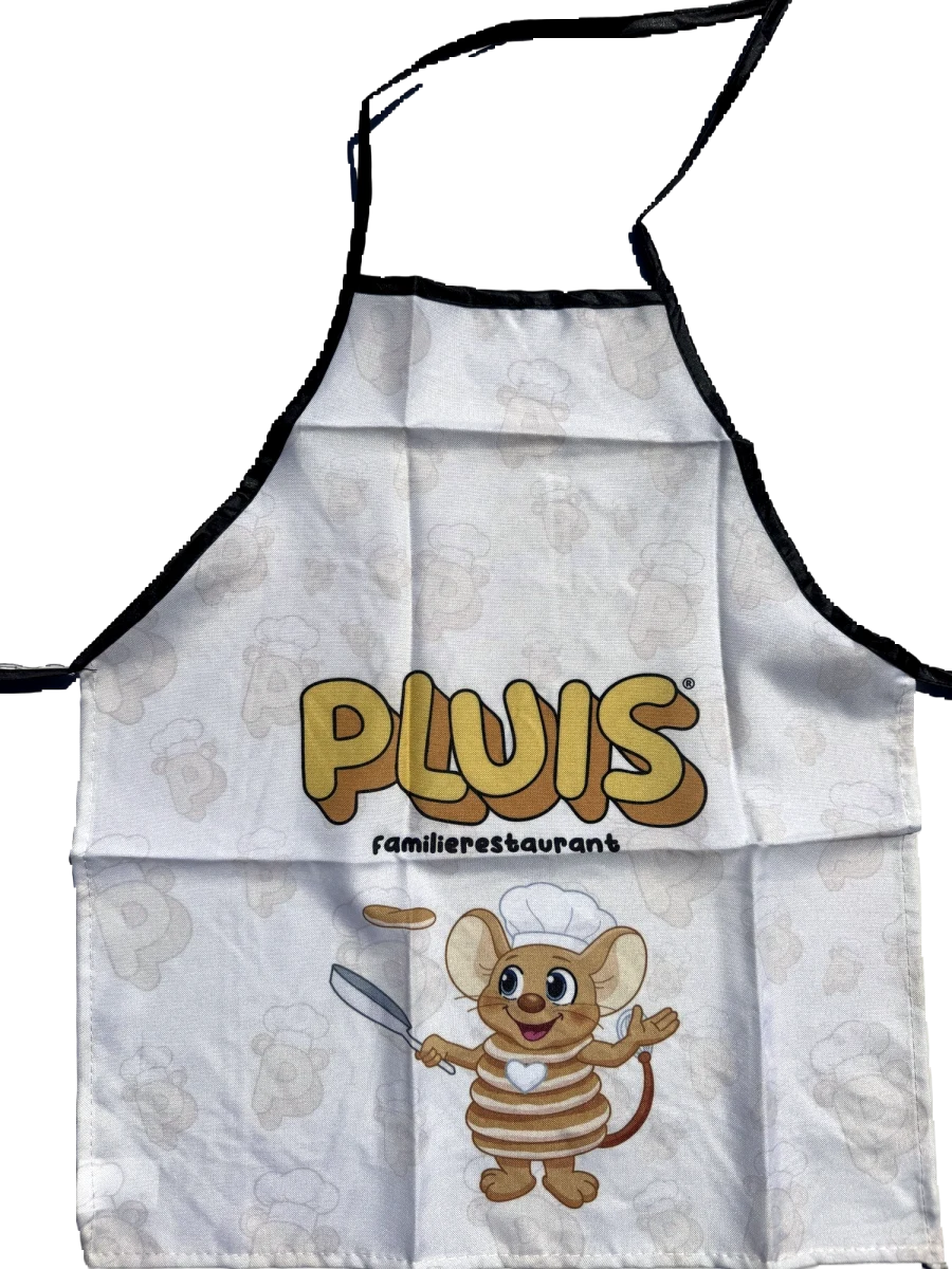 Kinderschort met het logo van Pluis en de pannenkoekenmuis aan het bakken